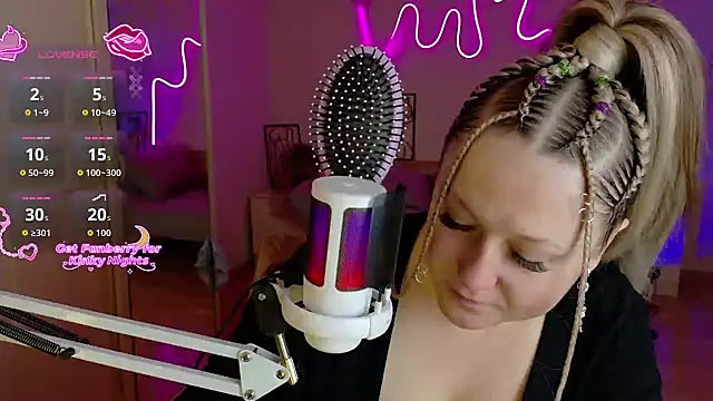 LizzyShine online show from December 2025 11:03:02 AM