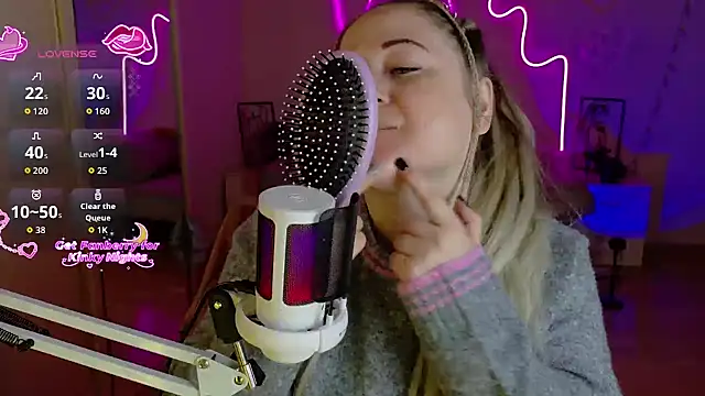 LizzyShine online show from December 2025 04:47:01 PM