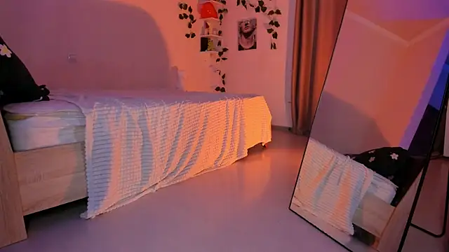 Emily relish online show from February 2025 04:19:02 PM