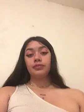 Miss oliviaa online show from March 2025 06:36:01 PM