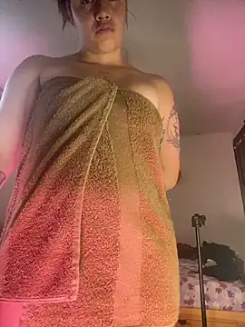 Miss oliviaa online show from April 2026 08:33:01 PM