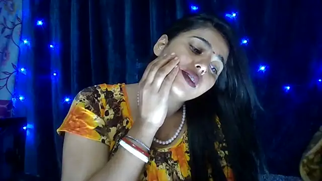 Snapshot of Sweet-Rani chatting on March 2025 06:54:02 AM Sweet-Rani online show from March 2025 06:54:02 AM
