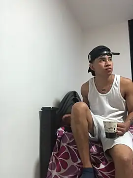 logannth online show from February 2026 04:32:01 AM