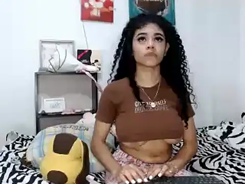 Snapshot of funny__queen chatting on December 2024 07:58:01 AM funny queen online show from December 2024 07:58:01 AM