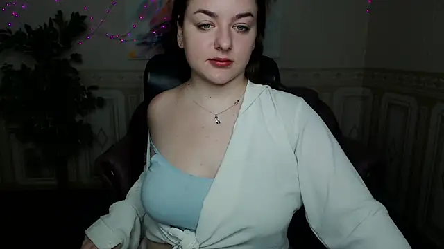 Snapshot of Helen_Elliot chatting on December 2024 07:01:01 AM Helen Elliot online show from December 2024 07:01:01 AM