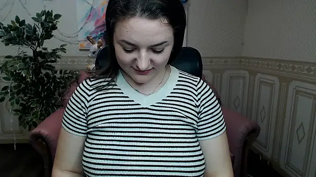 Snapshot of Helen_Elliot chatting on January 2025 10:09:02 AM Helen Elliot online show from January 2025 10:09:02 AM