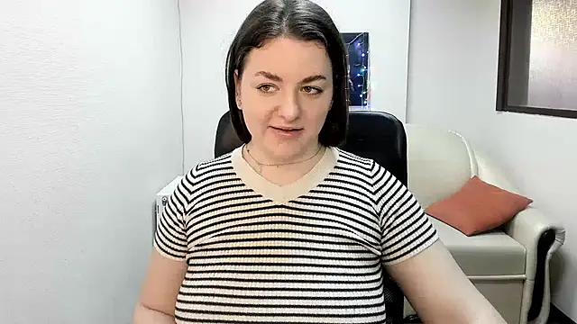 Snapshot of Helen_Elliot chatting on January 2025 09:57:01 AM Helen Elliot online show from January 2025 09:57:01 AM