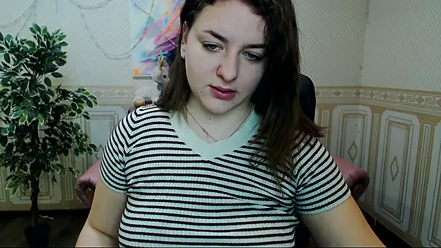 Snapshot of Helen_Elliot chatting on February 2025 06:57:01 AM Helen Elliot online show from February 2025 06:57:01 AM