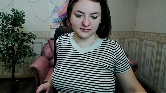 Snapshot of Helen_Elliot chatting on February 2025 07:07:02 AM Helen Elliot online show from February 2025 07:07:02 AM