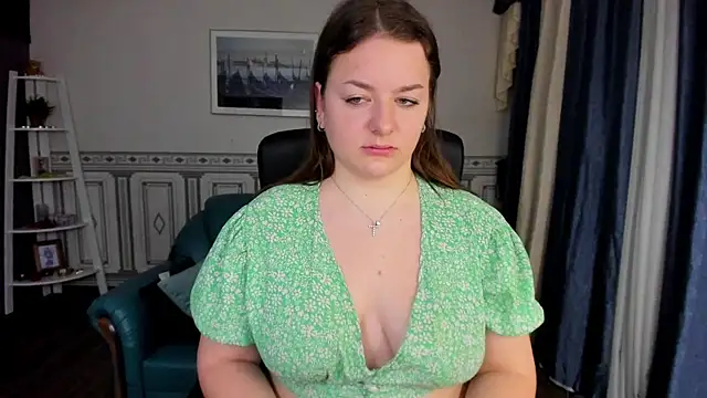 Snapshot of Helen_Elliot chatting on February 2025 04:21:02 AM Helen Elliot online show from February 2025 04:21:02 AM