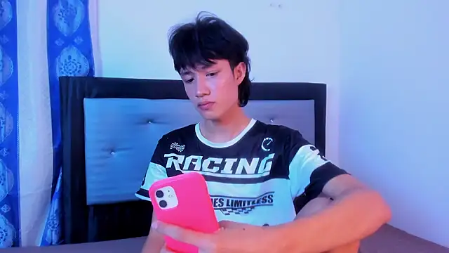 Snapshot of Johhan__Lee chatting on January 2025 04:18:02 AM Johhan Lee online show from January 2025 04:18:02 AM