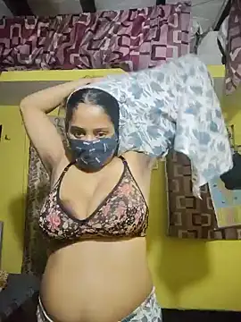 Snapshot of bigtitsqueen chatting on June 2026 04:38:01 PM bigtitsqueen online show from June 2026 04:38:01 PM