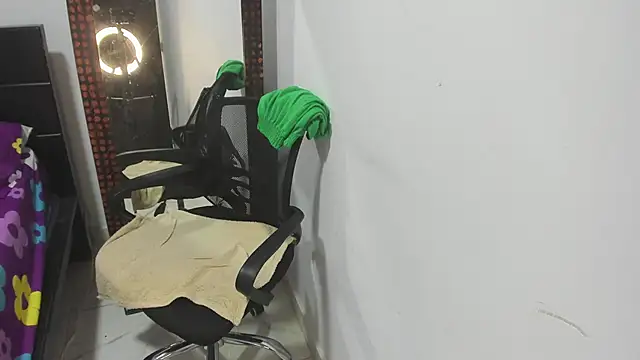 Karljensen33 online show from January 2025 08:59:01 PM