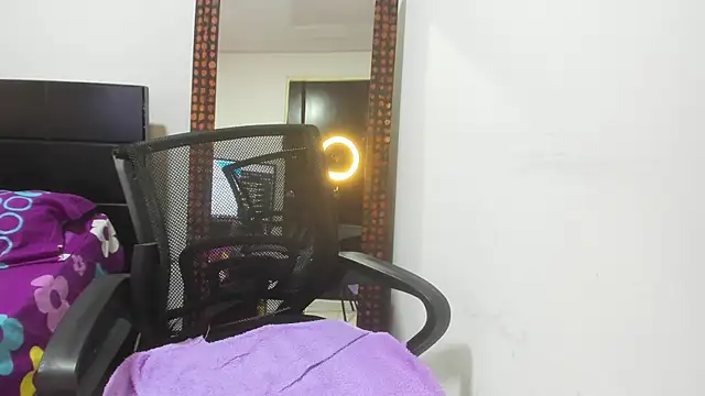 Karljensen33 online show from January 2025 07:37:01 PM