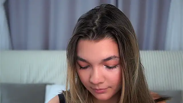 Snapshot of VeronaAppleberry chatting on October 2025 11:08:02 AM VeronaAppleberry online show from October 2025 11:08:02 AM