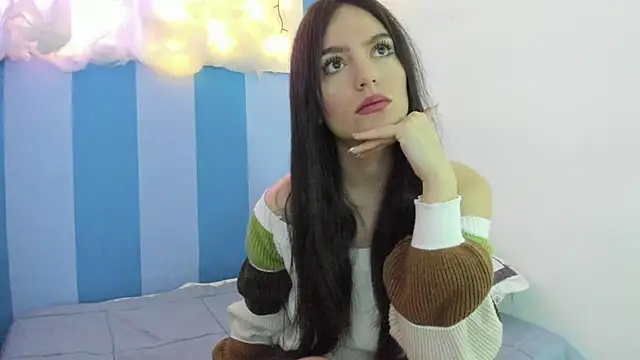 Snapshot of britny_clouds chatting on December 2024 01:51:01 PM britny clouds online show from December 2024 01:51:01 PM