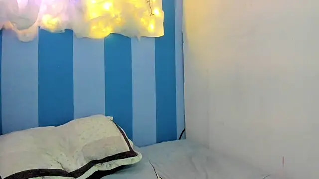 Snapshot of britny_clouds chatting on December 2024 05:29:02 PM britny clouds online show from December 2024 05:29:02 PM