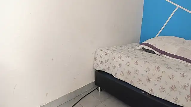 Snapshot of britny_clouds chatting on January 2025 12:48:02 PM britny clouds online show from January 2025 12:48:02 PM