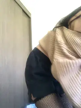 Snapshot of britny_clouds chatting on March 2025 05:28:01 PM britny clouds online show from March 2025 05:28:01 PM