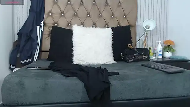 Snapshot of veneno_hot chatting on February 2025 01:19:01 PM veneno hot online show from February 2025 01:19:01 PM