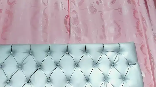 Snapshot of veneno_hot chatting on September 2025 12:52:02 PM veneno hot online show from September 2025 12:52:02 PM