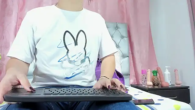 Snapshot of veneno_hot chatting on November 2025 12:49:01 PM veneno hot online show from November 2025 12:49:01 PM