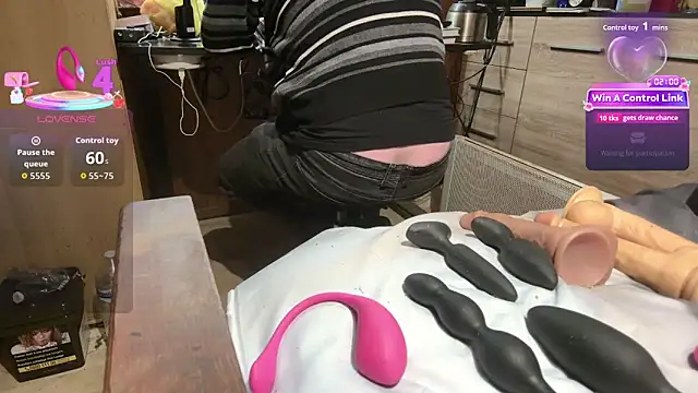 misteryman1956 online show from February 2026 07:02:02 AM