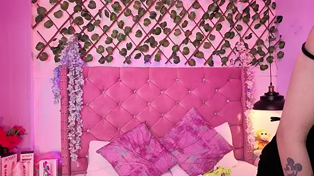 Snapshot of lauren_evans96 chatting on March 2026 08:19:01 AM lauren evans96 online show from March 2026 08:19:01 AM