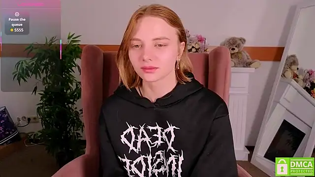 MirraBellanta online show from November 2025 10:41:02 PM