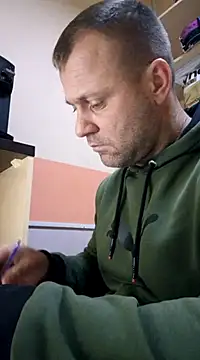 Snapshot of Crek666 chatting on December 2024 01:32:01 PM Crek666 online show from December 2024 01:32:01 PM