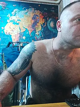 Snapshot of Crek666 chatting on December 2025 09:25:01 AM Crek666 online show from December 2025 09:25:01 AM