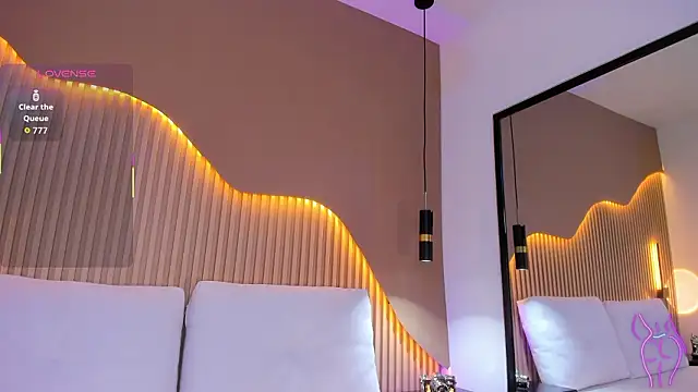 Snapshot of RenataJhonson_ chatting on March 2026 06:30:01 AM RenataJhonson online show from March 2026 06:30:01 AM