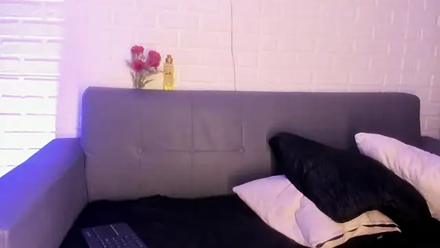 karina gomez 18 online show from October 2025 11:36:01 AM