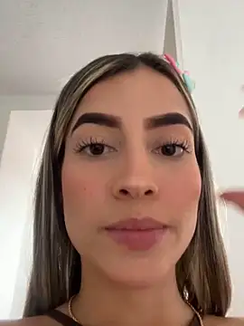 Issabela G1 online show from December 2024 08:38:01 PM