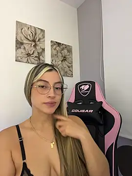 Issabela G1 online show from April 2026 02:48:01 AM