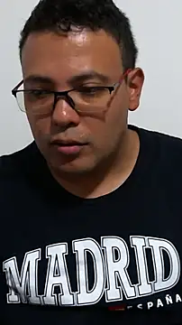 Mikee-Leee online show from October 2025 06:57:02 PM