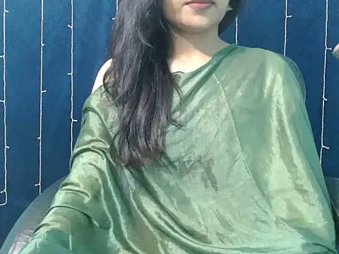 Snapshot of Yashi chatting on November 2025 01:32:01 PM Yashi online show from November 2025 01:32:01 PM