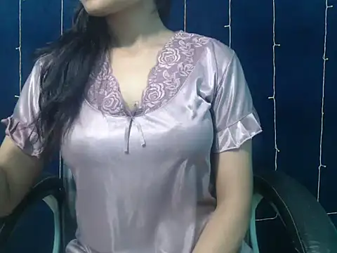 Snapshot of Yashi chatting on November 2025 02:38:02 PM Yashi online show from November 2025 02:38:02 PM