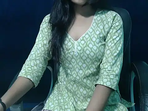 Snapshot of Yashi chatting on November 2025 05:46:02 PM Yashi online show from November 2025 05:46:02 PM