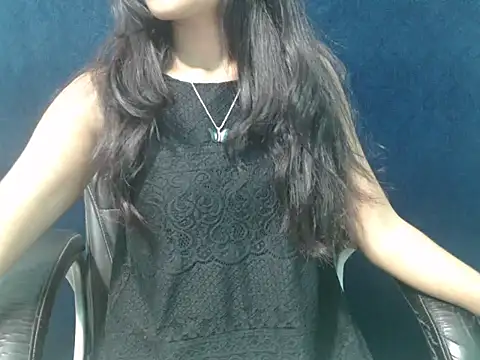 Snapshot of Yashi chatting on November 2025 01:33:02 PM Yashi online show from November 2025 01:33:02 PM