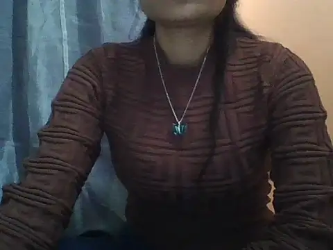 Snapshot of Yashi chatting on November 2025 12:28:02 PM Yashi online show from November 2025 12:28:02 PM