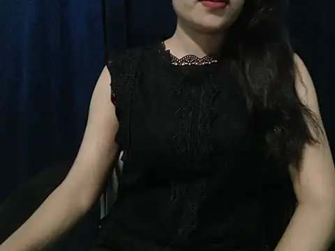 Snapshot of Yashi chatting on April 2026 04:32:02 PM Yashi online show from April 2026 04:32:02 PM