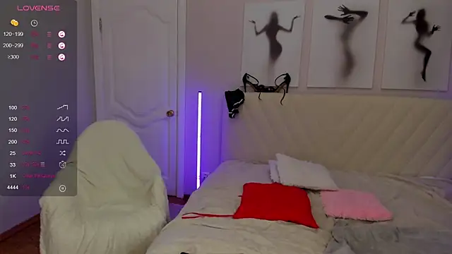 Snapshot of LikaKlint chatting on February 2025 12:17:02 PM LikaKlint online show from February 2025 12:17:02 PM