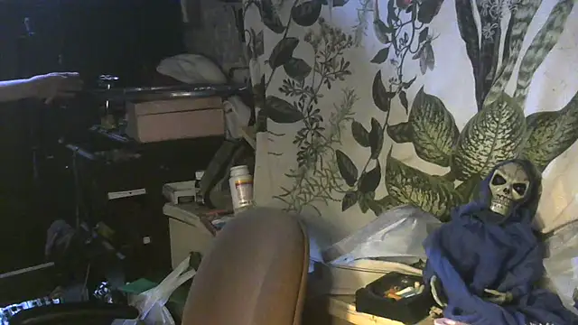 Snapshot of spacegirlll chatting on February 2025 11:26:01 PM spacegirlll online show from February 2025 11:26:01 PM