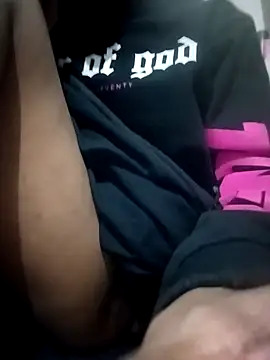 Snapshot of zoya_khan25 chatting on December 2024 12:27:01 PM zoya khan25 online show from December 2024 12:27:01 PM