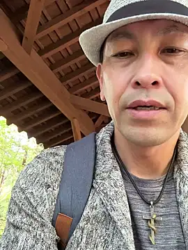 Snapshot of Hideen-real-face chatting on October 2025 02:32:01 AM Hideen-real-face online show from October 2025 02:32:01 AM