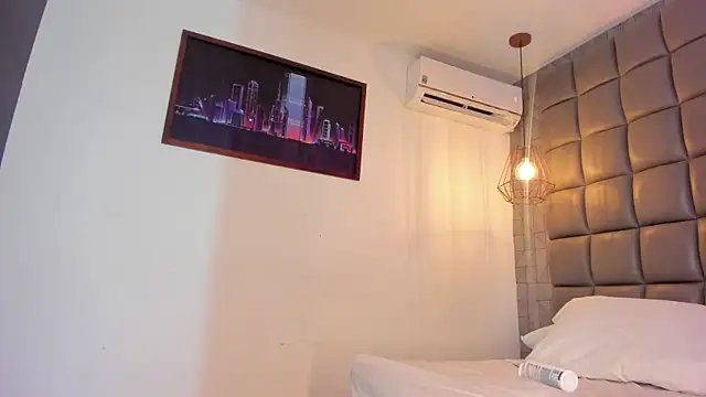 mile uribe online show from September 2025 04:34:02 AM