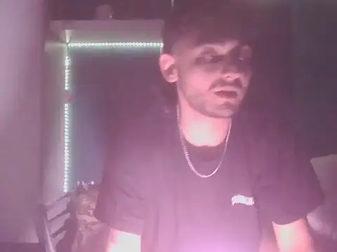 Snapshot of Bezzzzzerr chatting on May 2026 08:08:01 AM Bezzzzzerr online show from May 2026 08:08:01 AM