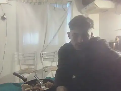 Snapshot of Bezzzzzerr chatting on July 2026 01:17:01 PM Bezzzzzerr online show from July 2026 01:17:01 PM