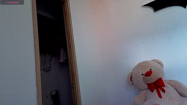 jam reina01 online show from March 2026 06:22:02 PM